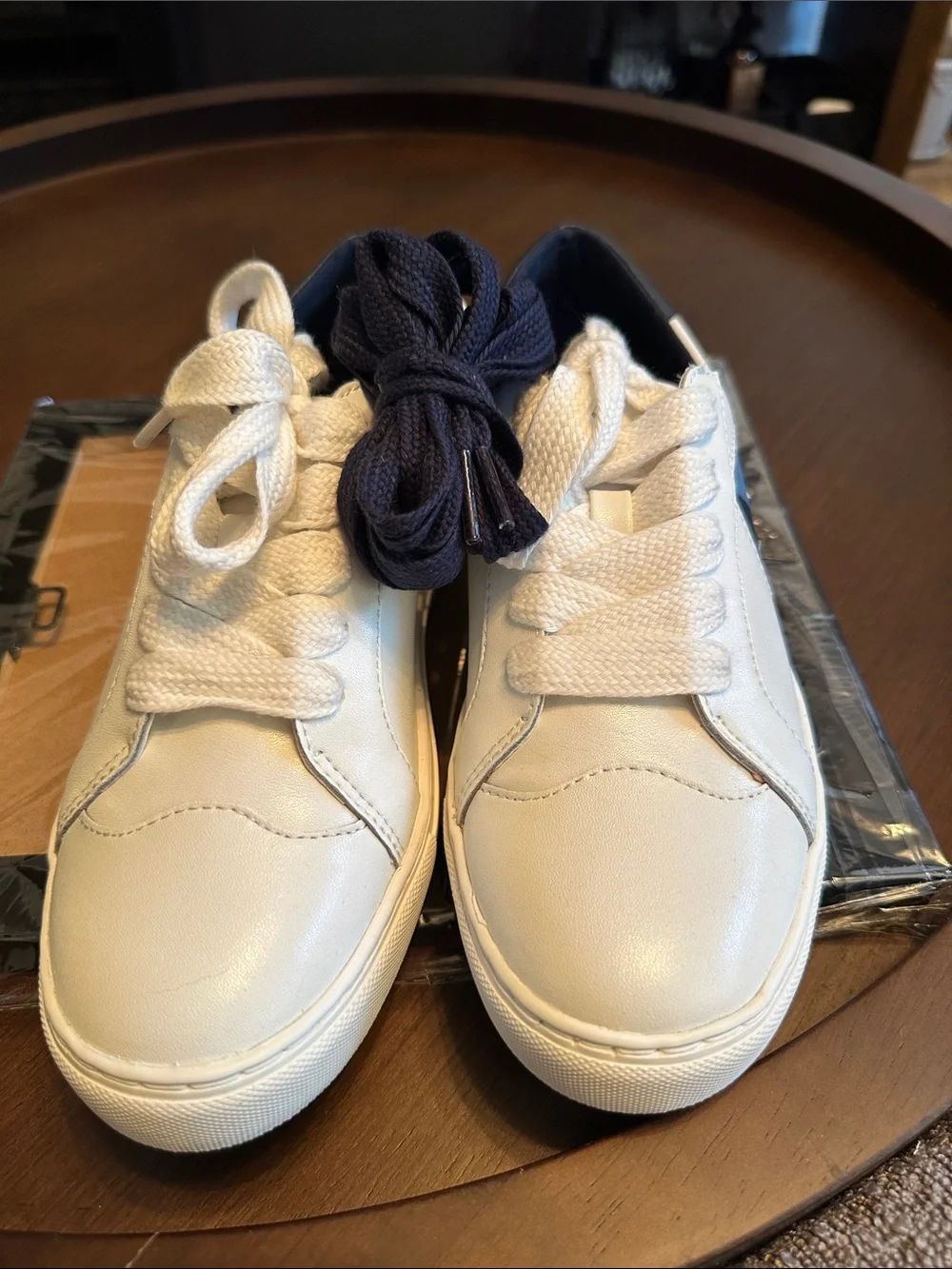 Kate Spade White/Navy Blue Leather Sneakers with Heart Accent Women Size 7